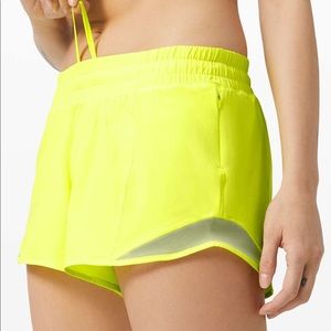lululemon hotty hot 4” || highlighter yellow